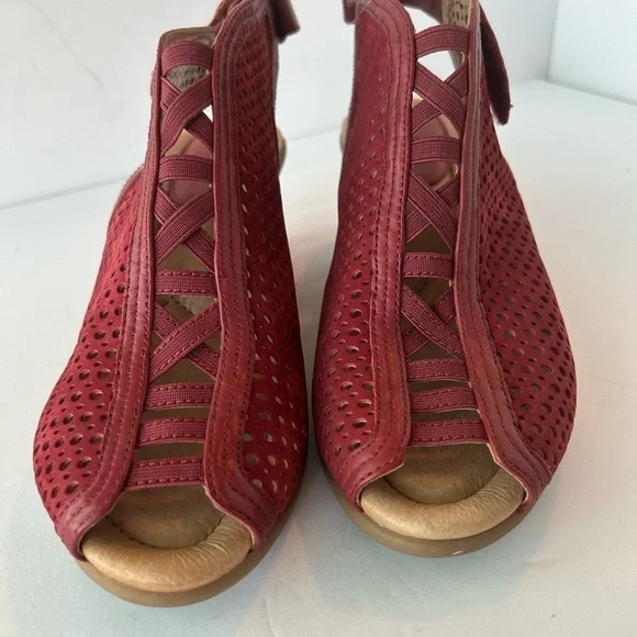 Earth Origins Calla Regal Red Soft Buck Sling Back Wedge Sandals - Picture 4 of 12